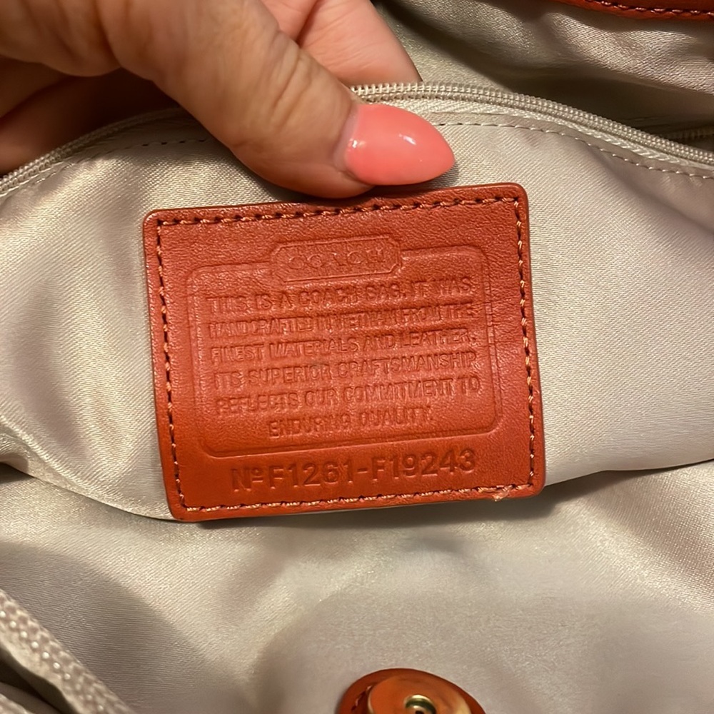 Coach - like brand new purse - Picture 4 of 4